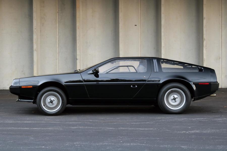  DeLorean DMC-12 in Black 1981 года  (фото 30 из 207)